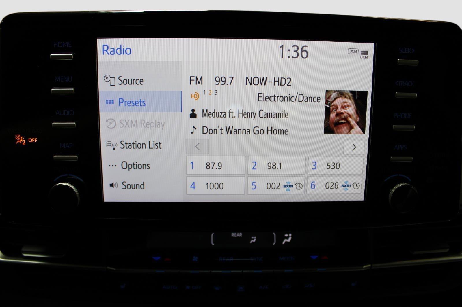 Used 2024 Toyota Sienna XLE AWD/4WD image 19