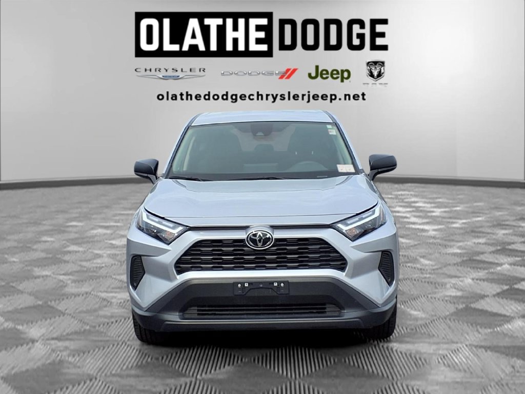 Used 2025 Toyota RAV4 LE AWD/4WD image 32