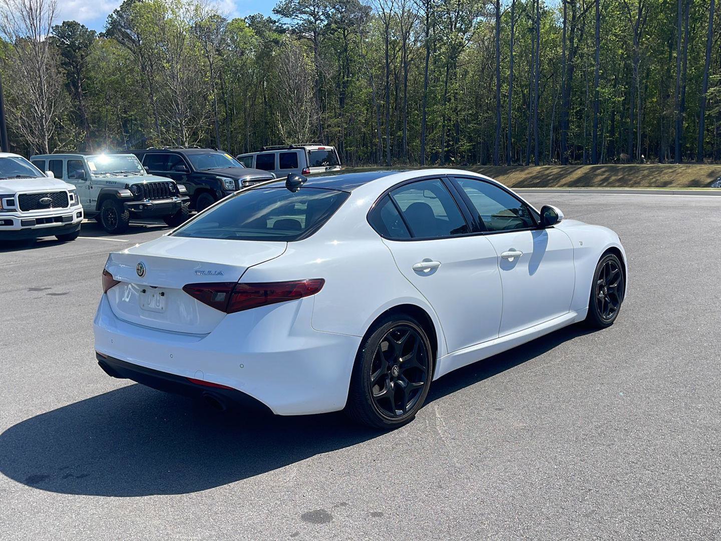 Used 2023 Alfa Romeo Giulia Ti image 7