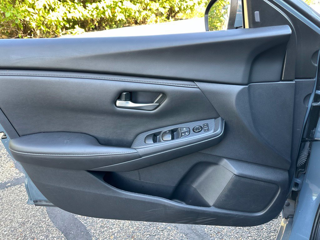 Used 2024 Nissan Sentra SV FWD image 33