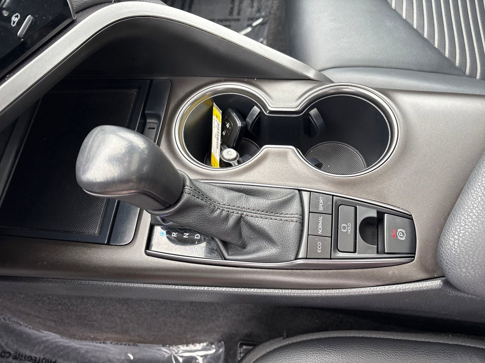 Used 2023 Toyota Camry SE w/ Convenience Package image 24