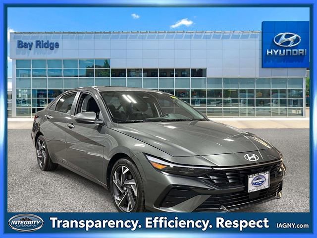 Used 2025 Hyundai Elantra Limited w/ Cargo Package FWD image 1