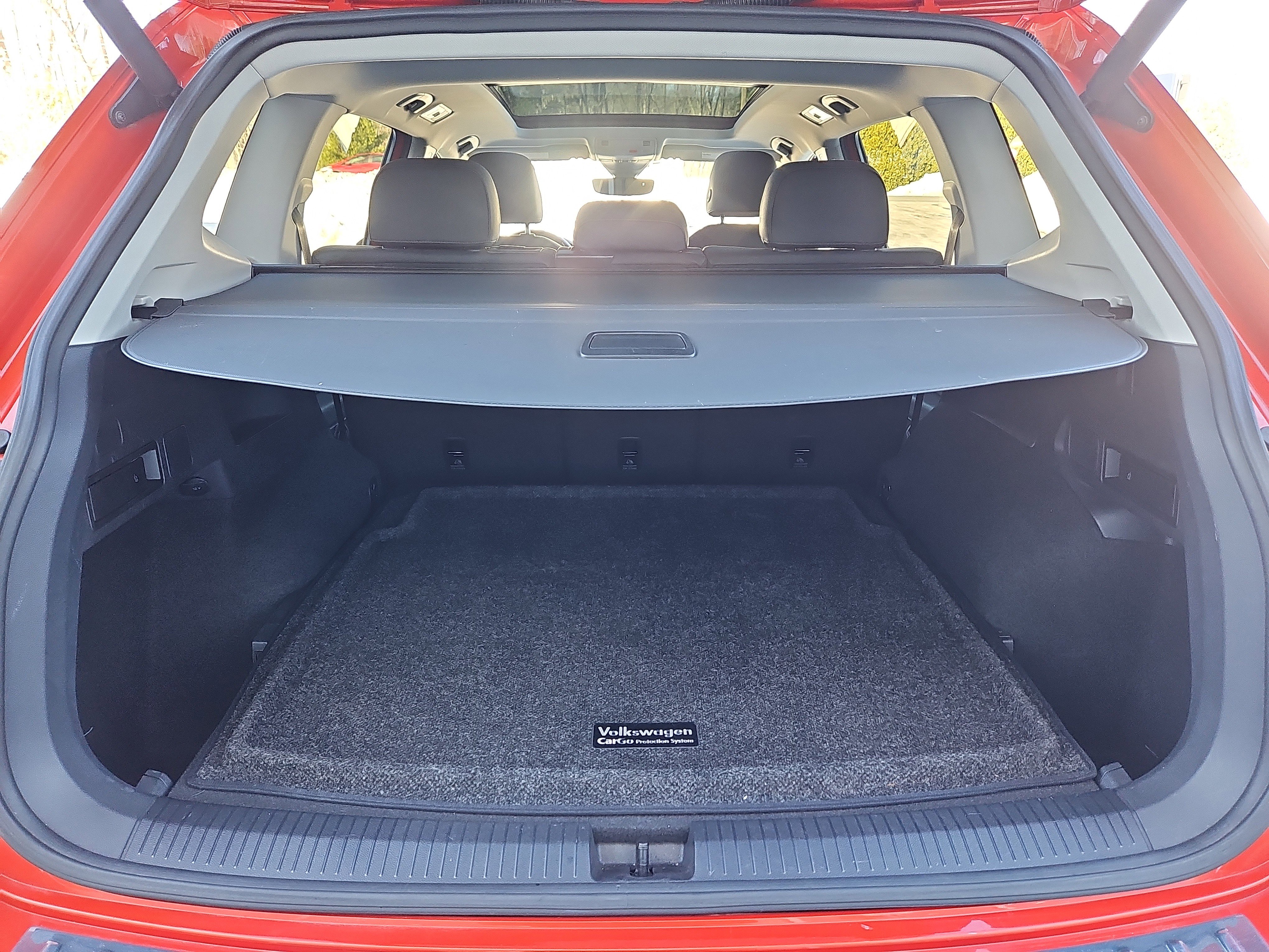 Used 2019 Volkswagen Tiguan SEL Premium image 36