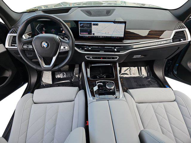 Used 2025 BMW X5 sDrive40i w/ Parking Assistance Package image 9