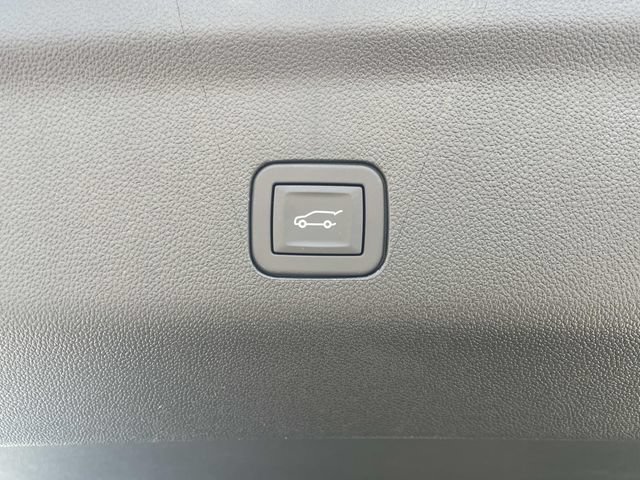 New 2026 Chevrolet Suburban Z71 w/ Z71 Off-Road Package AWD/4WD image 10