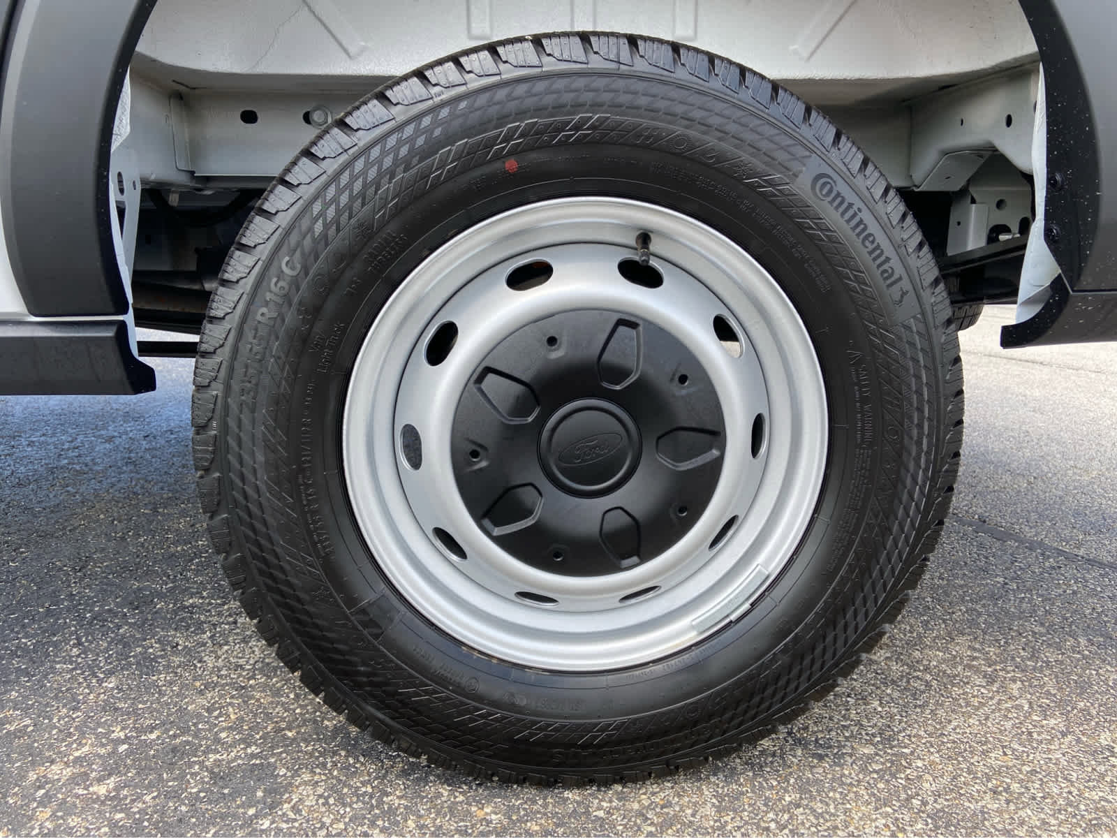 New 2025 Ford Transit 250 148 Medium Roof w/ Load Area Protection Package image 9