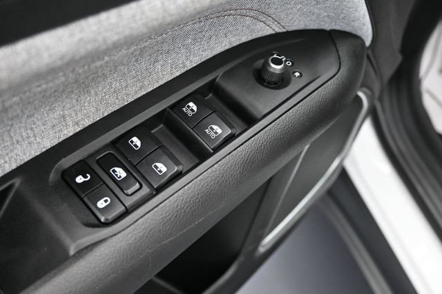 Used 2023 Jeep Compass Latitude AWD/4WD image 13