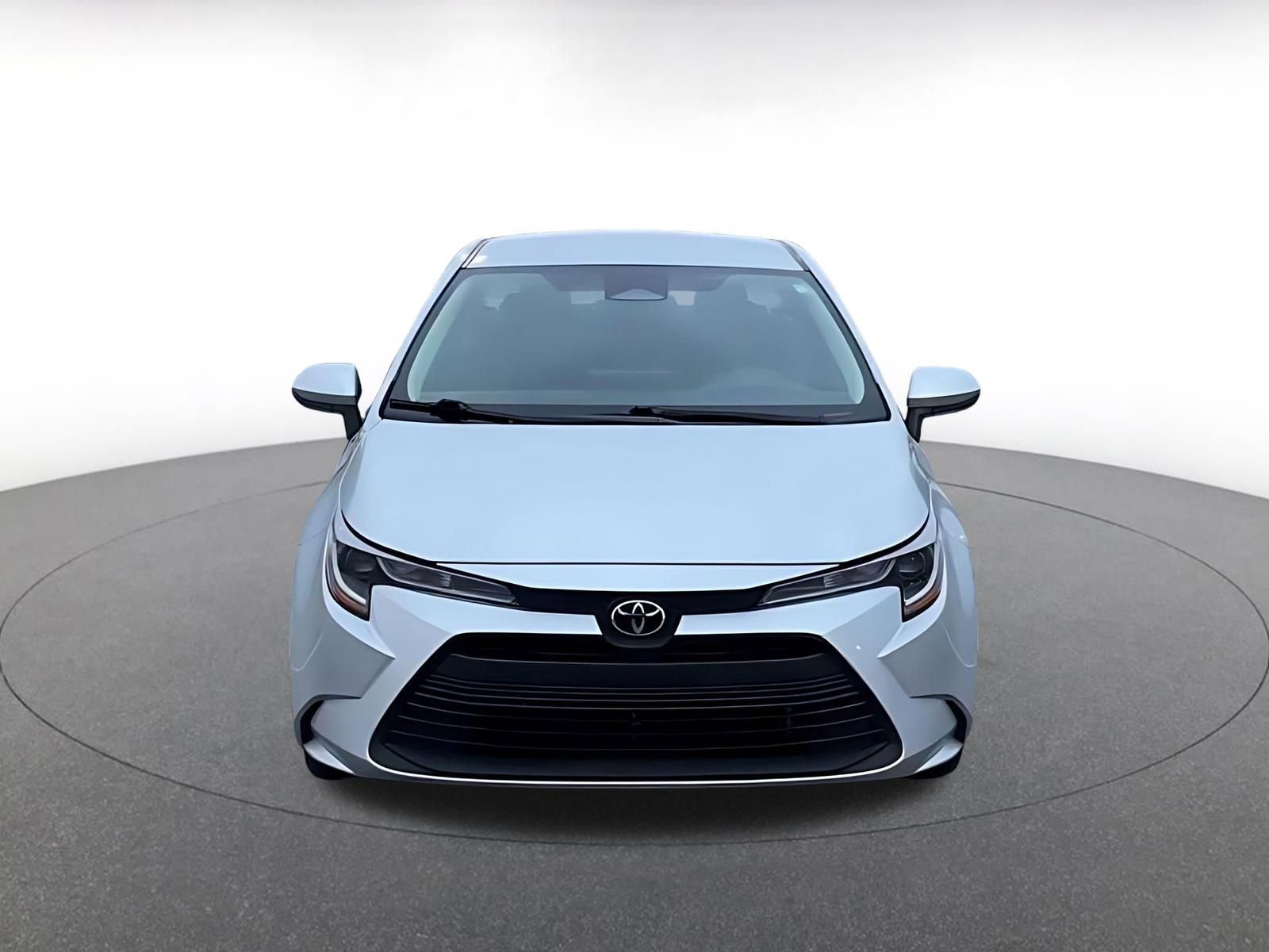 Used 2025 Toyota Corolla LE image 4