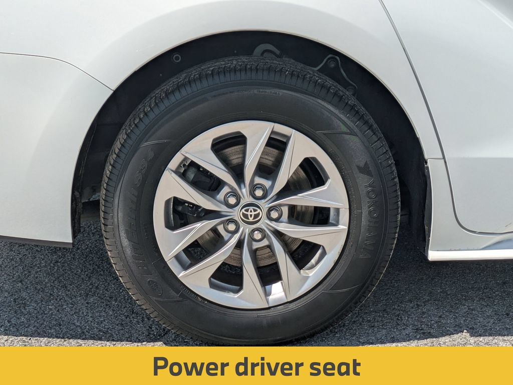Used 2022 Toyota Sienna LE FWD image 12