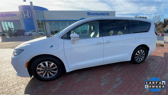 Used 2022 Chrysler Pacifica Touring-L image 6