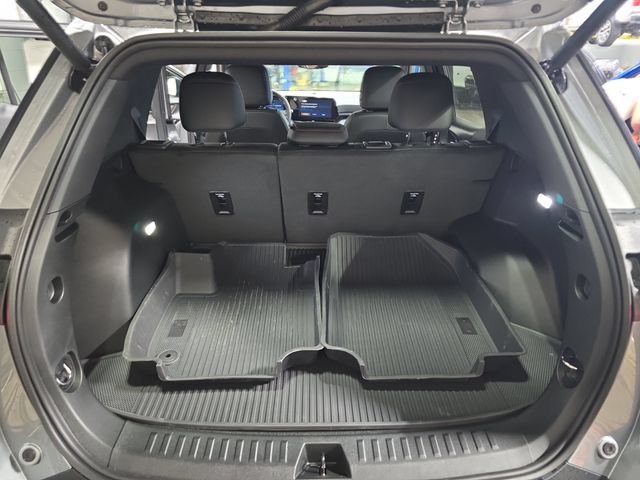 New 2027 Chevrolet Equinox RS w/ Convenience Package III AWD/4WD image 13