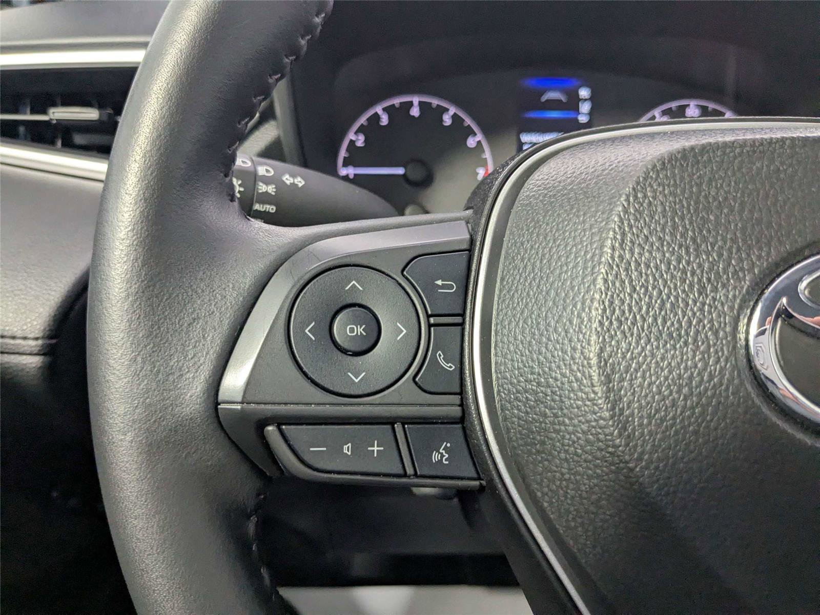 Certified 2025 Toyota Corolla Cross LE image 14