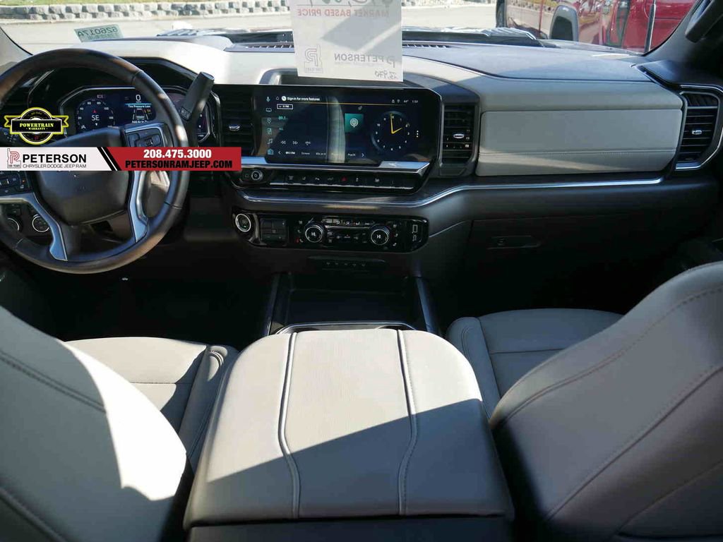 Used 2025 Chevrolet Silverado 3500 LTZ w/ LTZ Plus Package image 4