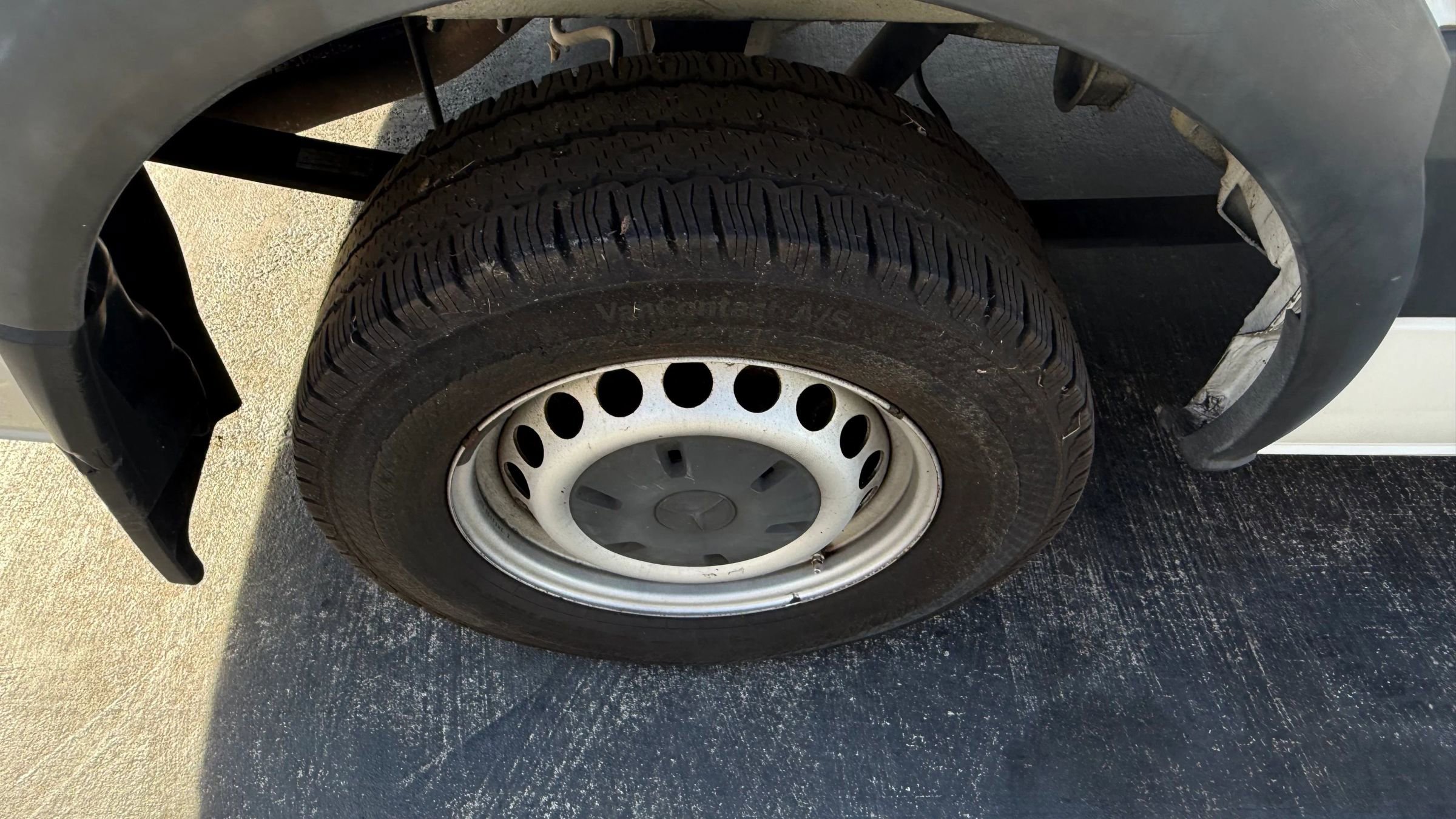 Used 2017 Mercedes-Benz Sprinter 2500 image 19