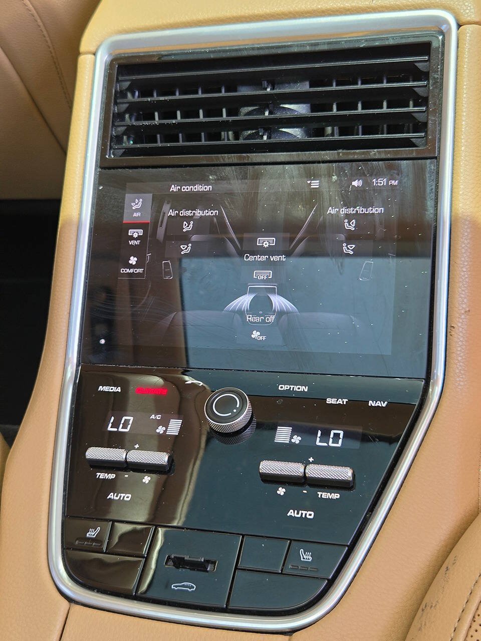 Used 2020 Porsche Panamera RWD image 15