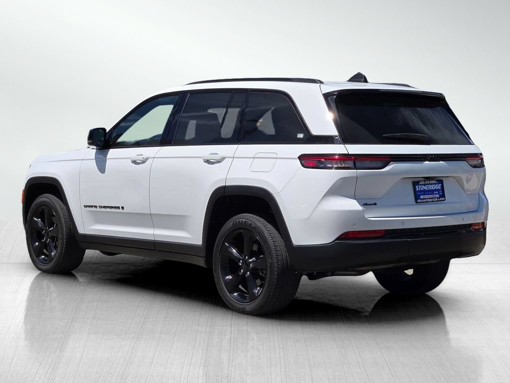 Used 2023 Jeep Grand Cherokee Altitude AWD/4WD image 8