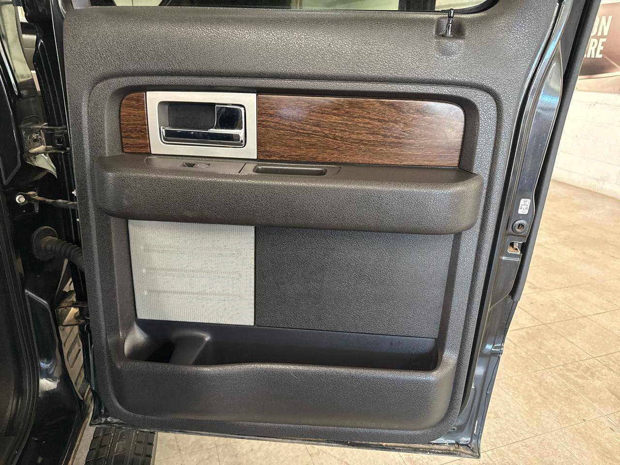 Used 2013 Ford F150 Lariat w/ Mid Equipment Group image 45