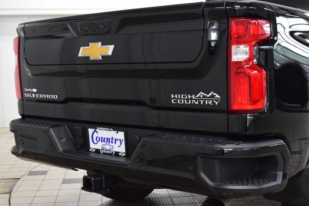 Used 2024 Chevrolet Silverado 2500 High Country w/ Technology Package AWD/4WD image 24