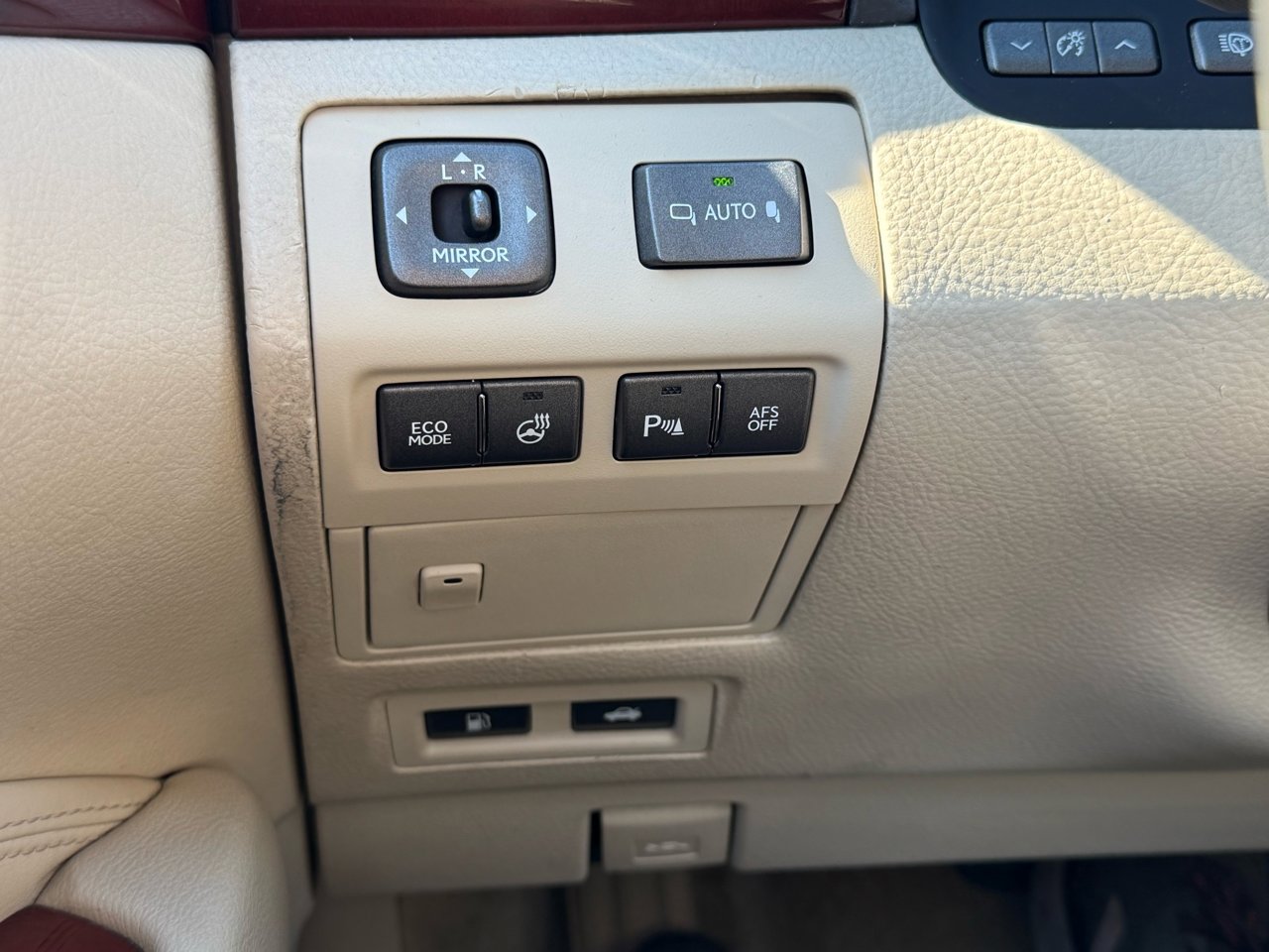 Used 2012 Lexus LS 460 Luxury image 19