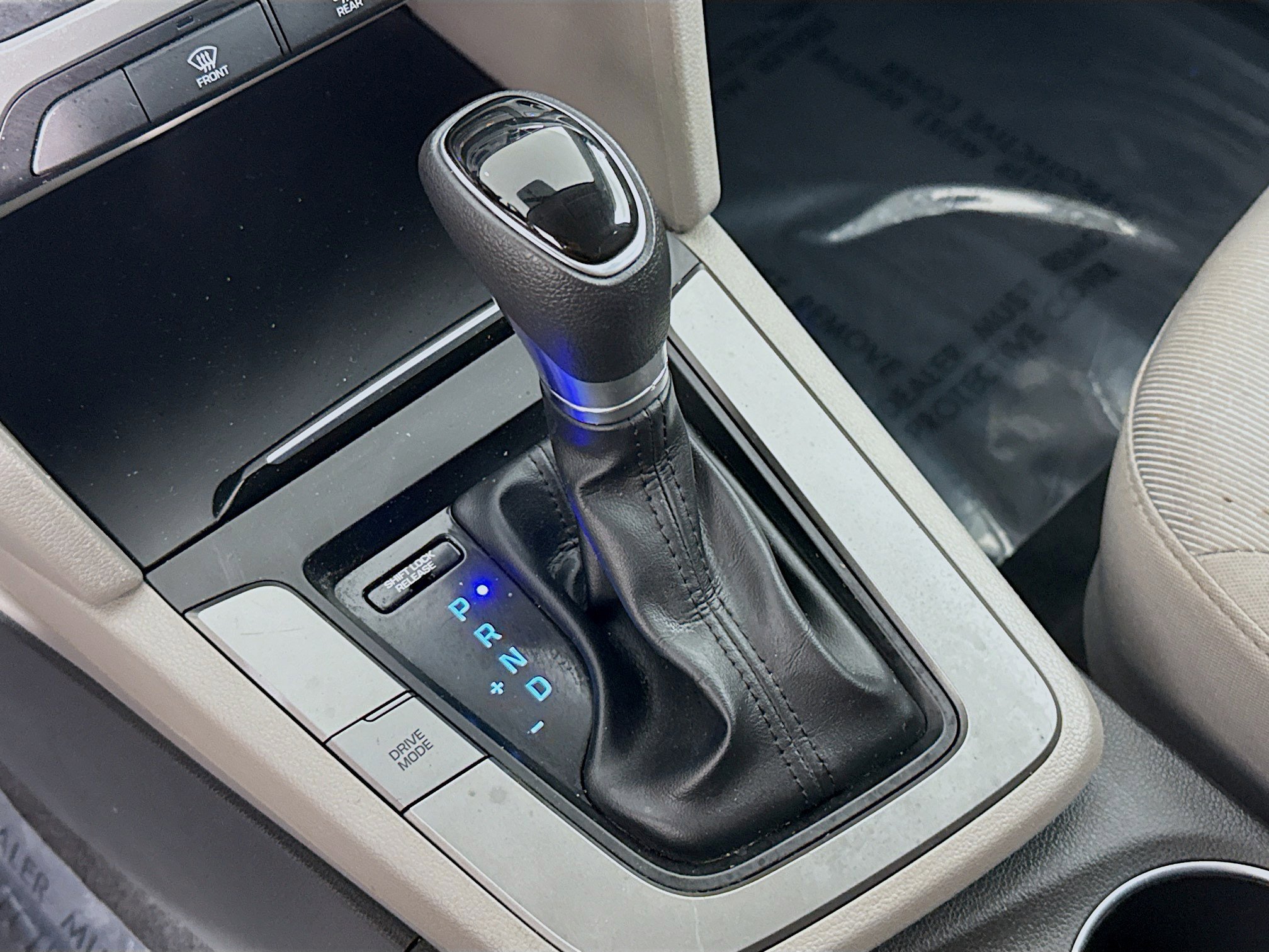 Used 2017 Hyundai Elantra SE w/ Cargo Package image 19