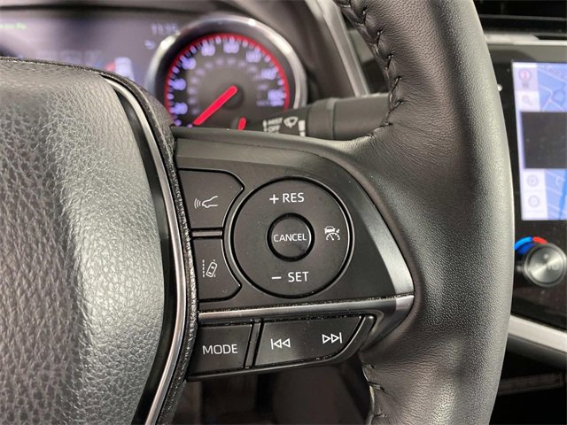 Used 2020 Toyota Camry XSE image 17