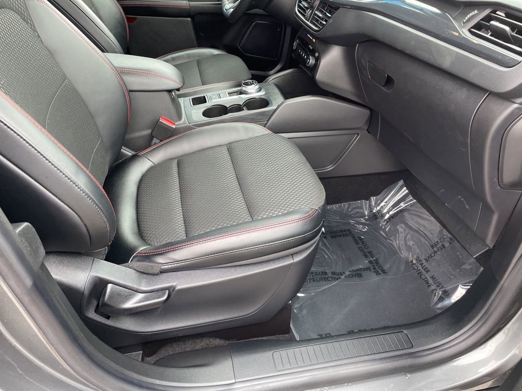 Used 2025 Ford Escape ST-Line w/ Equipment Group 301A image 27