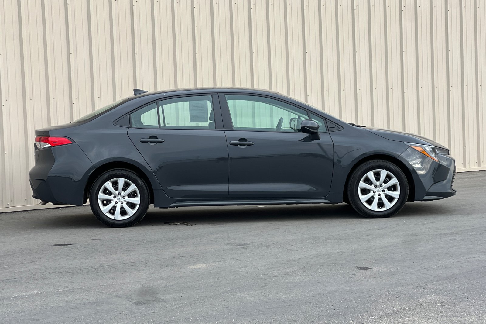Used 2025 Toyota Corolla LE FWD image 3