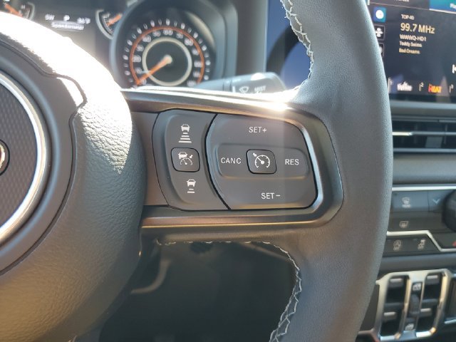 New 2025 Jeep Gladiator Sport AWD/4WD image 24