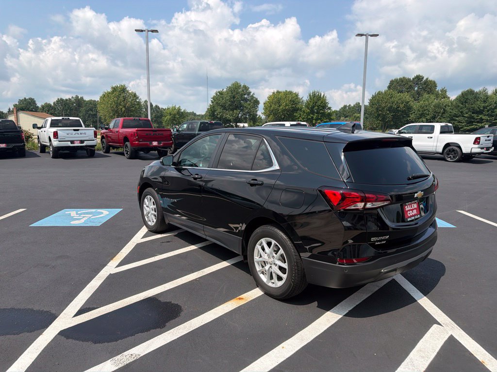 Used 2023 Chevrolet Equinox LT AWD/4WD image 10