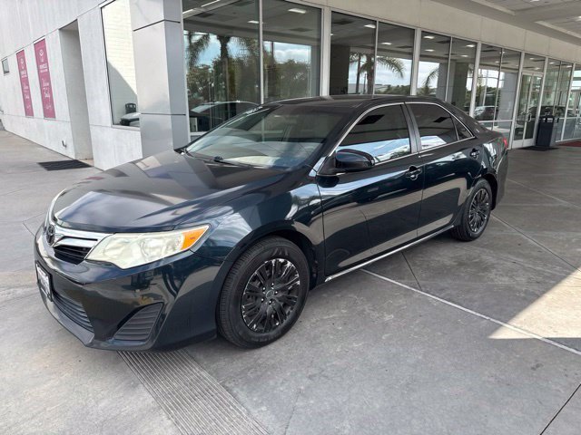 Used 2014 Toyota Camry LE FWD image 2