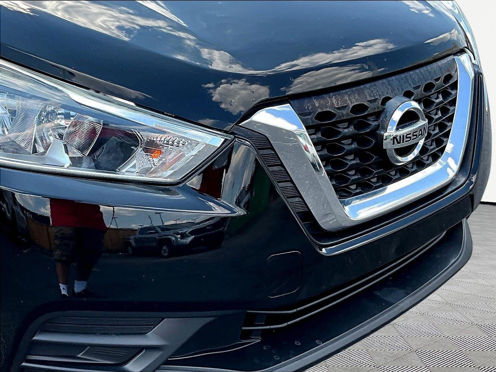 Used 2018 Nissan Kicks SV FWD image 31