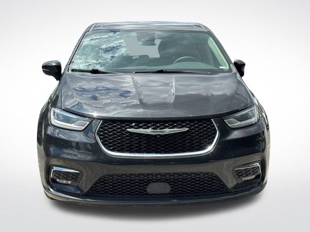 Used 2024 Chrysler Pacifica Touring-L FWD image 10