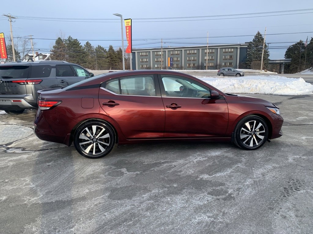 Used 2022 Nissan Sentra SV w/ SV Premium Package image 7