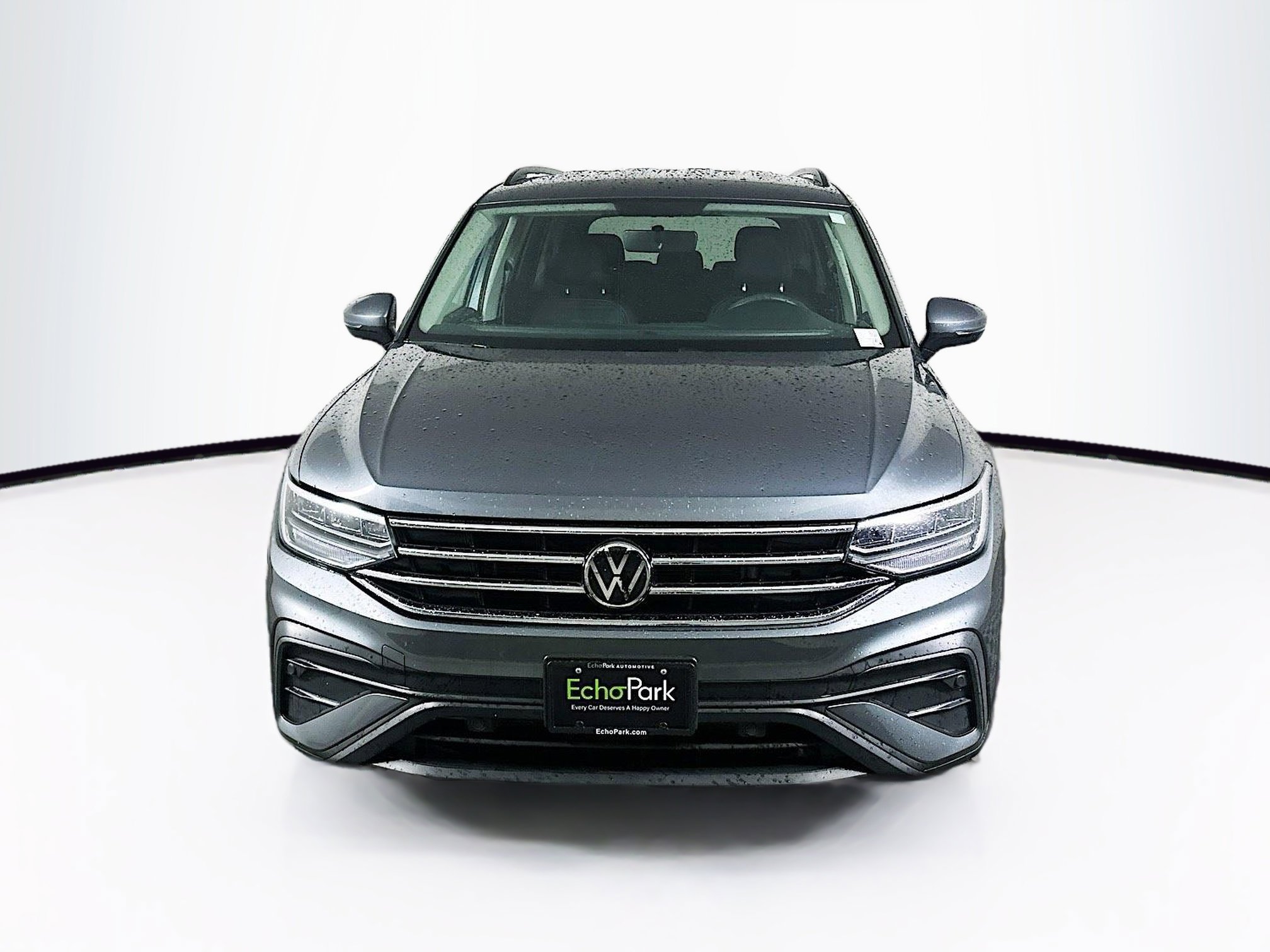 Used 2022 Volkswagen Tiguan S image 2