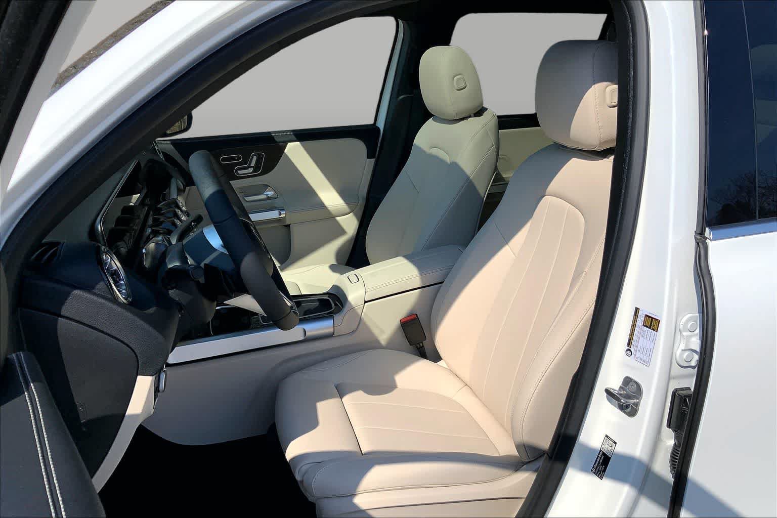 New 2026 Mercedes-Benz GLB 250 4MATIC image 12