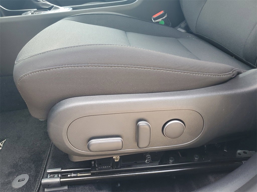 Used 2025 Hyundai Kona SEL image 18
