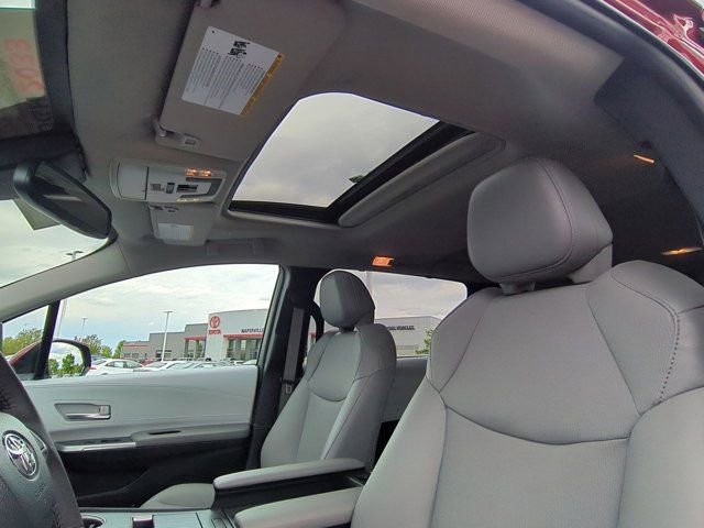 Certified 2025 Toyota Sienna XLE AWD/4WD image 10
