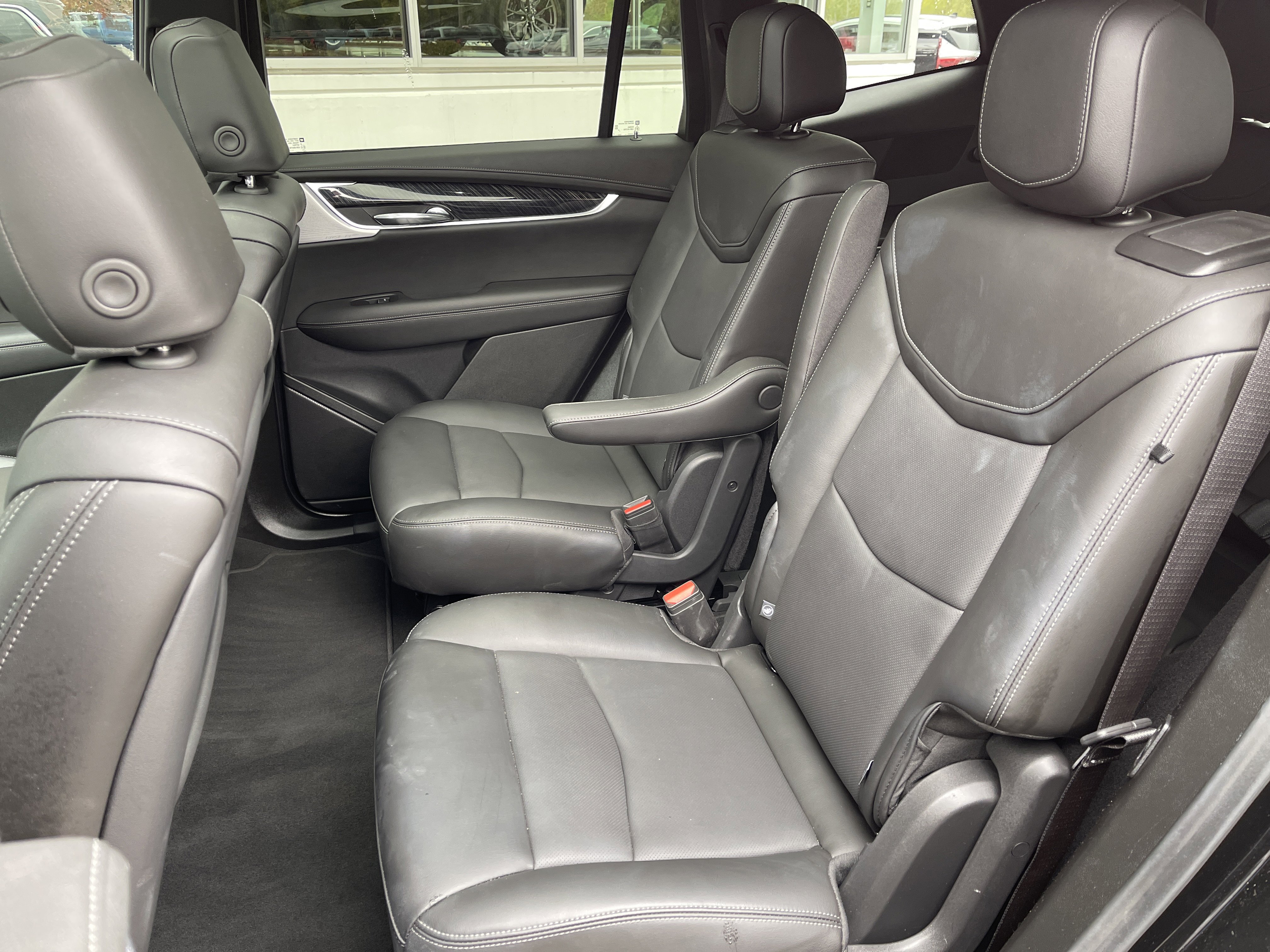 Used 2025 Cadillac XT6 Premium Luxury image 45