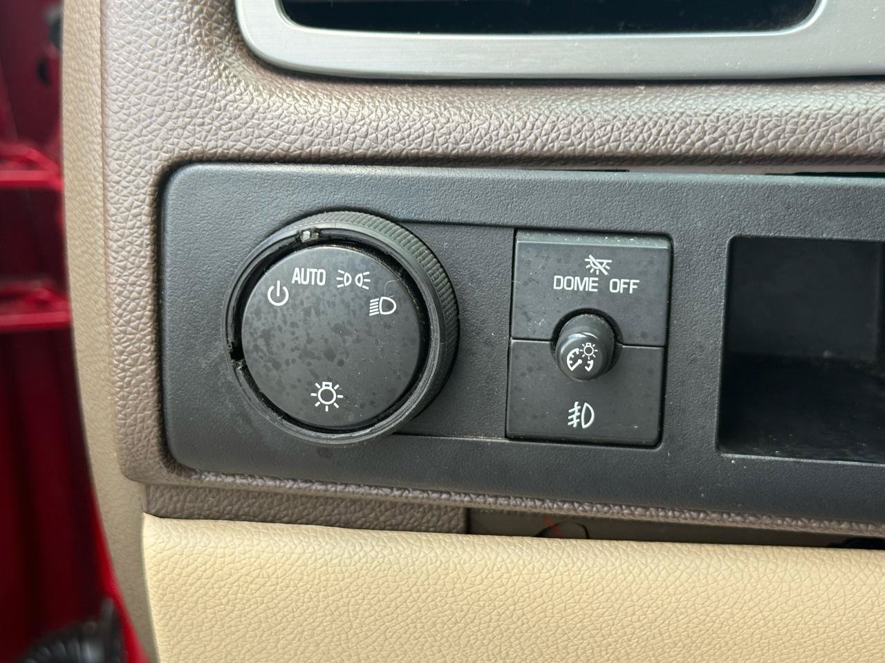 Used 2013 Chevrolet Suburban LTZ RWD image 22