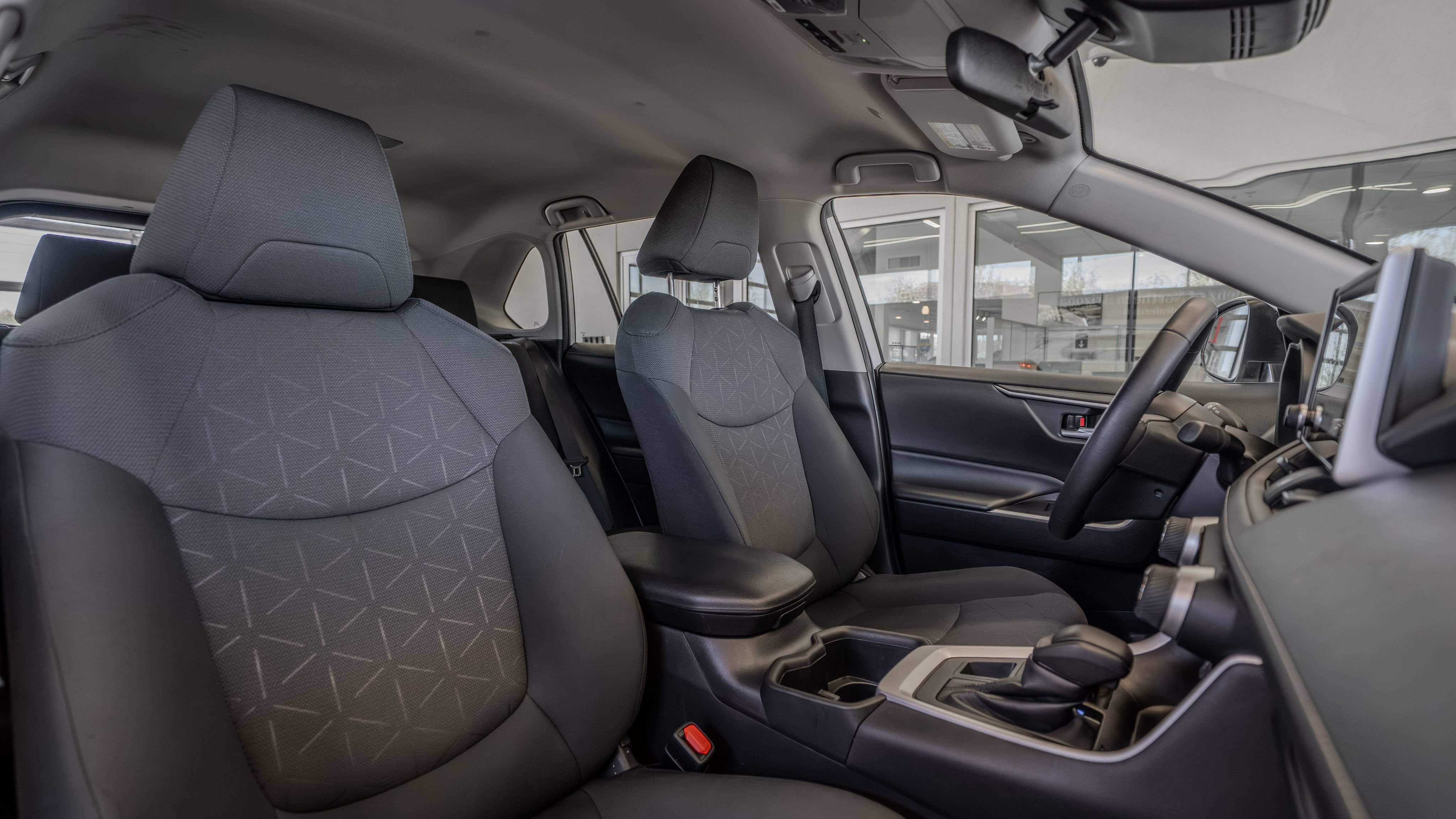 Used 2024 Toyota RAV4 XLE w/ Weather Package AWD/4WD image 32