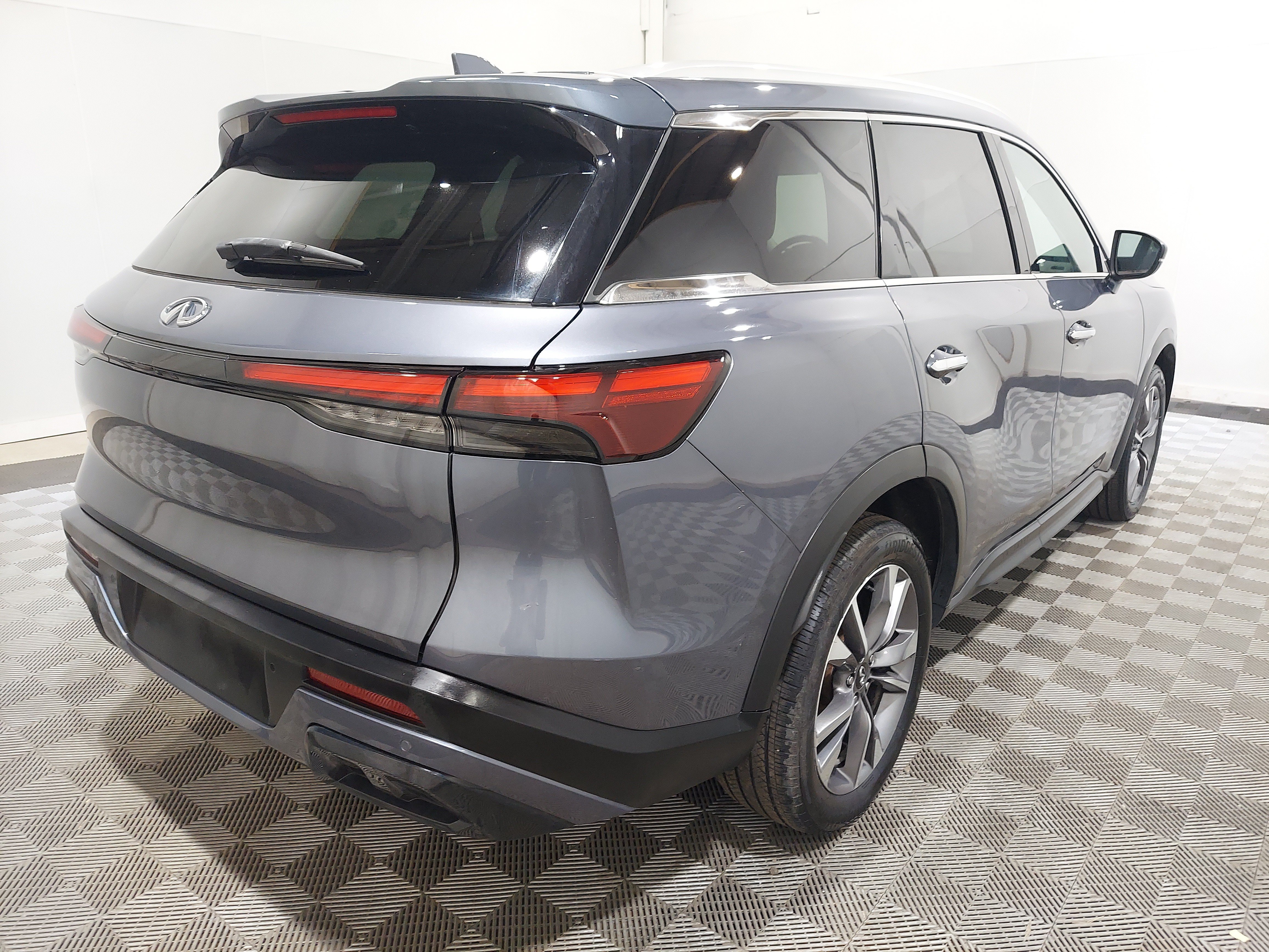 Used 2024 INFINITI QX60 Luxe AWD/4WD image 3