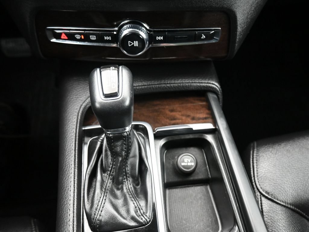 Used 2019 Volvo XC90 T6 Momentum w/ Protection Package Premier AWD/4WD image 15