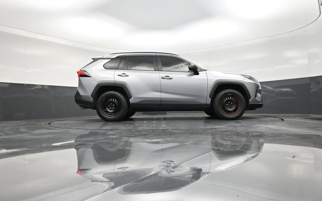 Used 2020 Toyota RAV4 LE FWD image 25