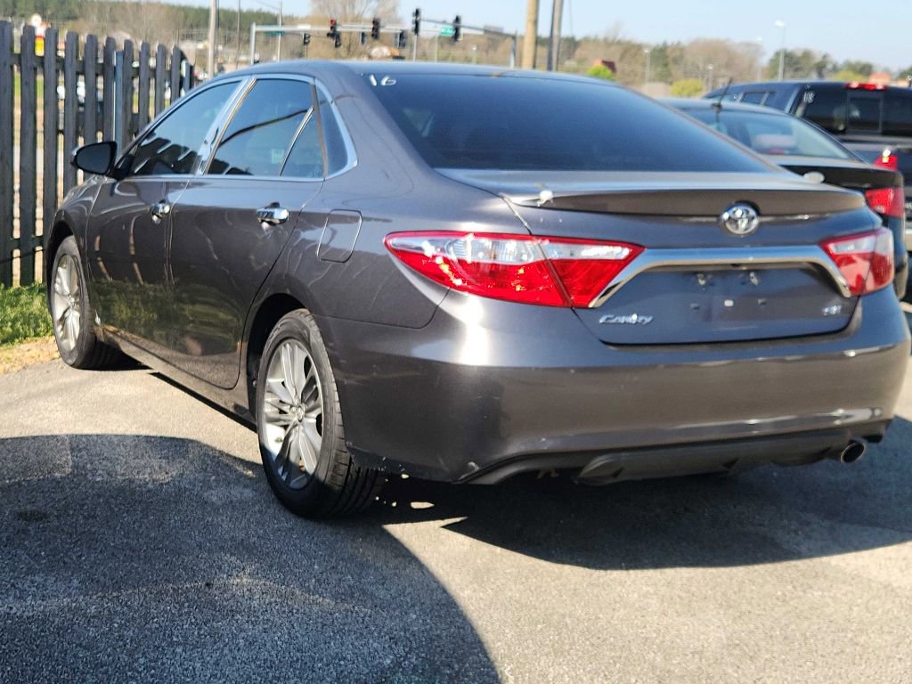 Used 2016 Toyota Camry SE FWD image 4