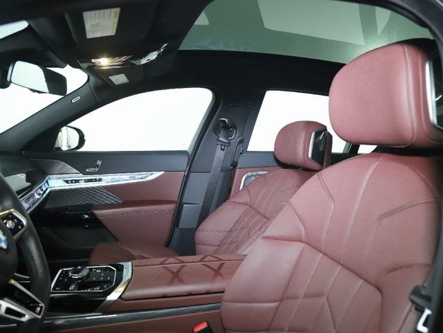 Used 2026 BMW 740i xDrive AWD/4WD image 18