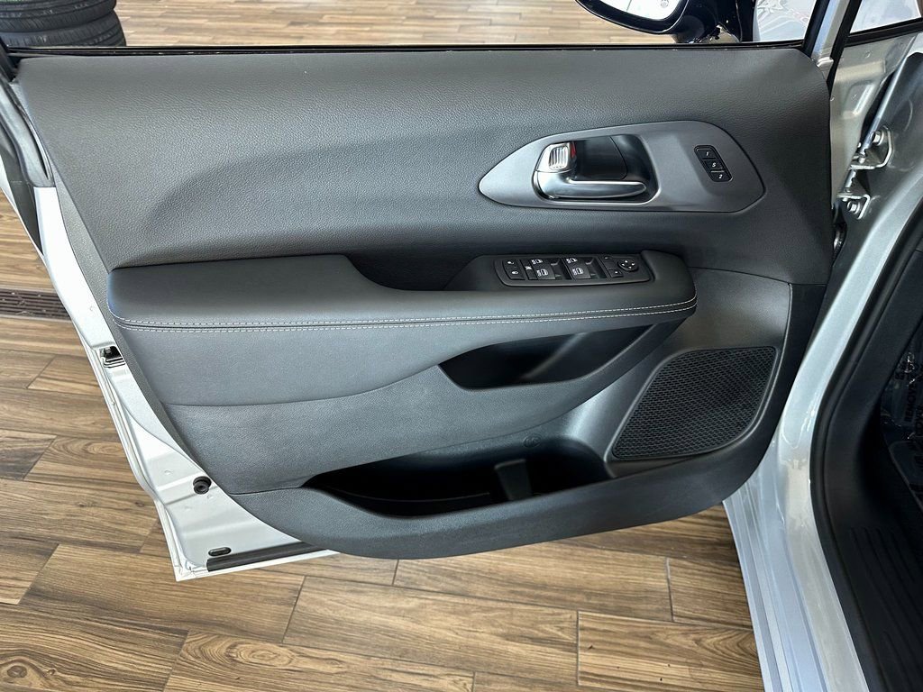 New 2026 Chrysler Pacifica Select w/ S Appearance Package image 10