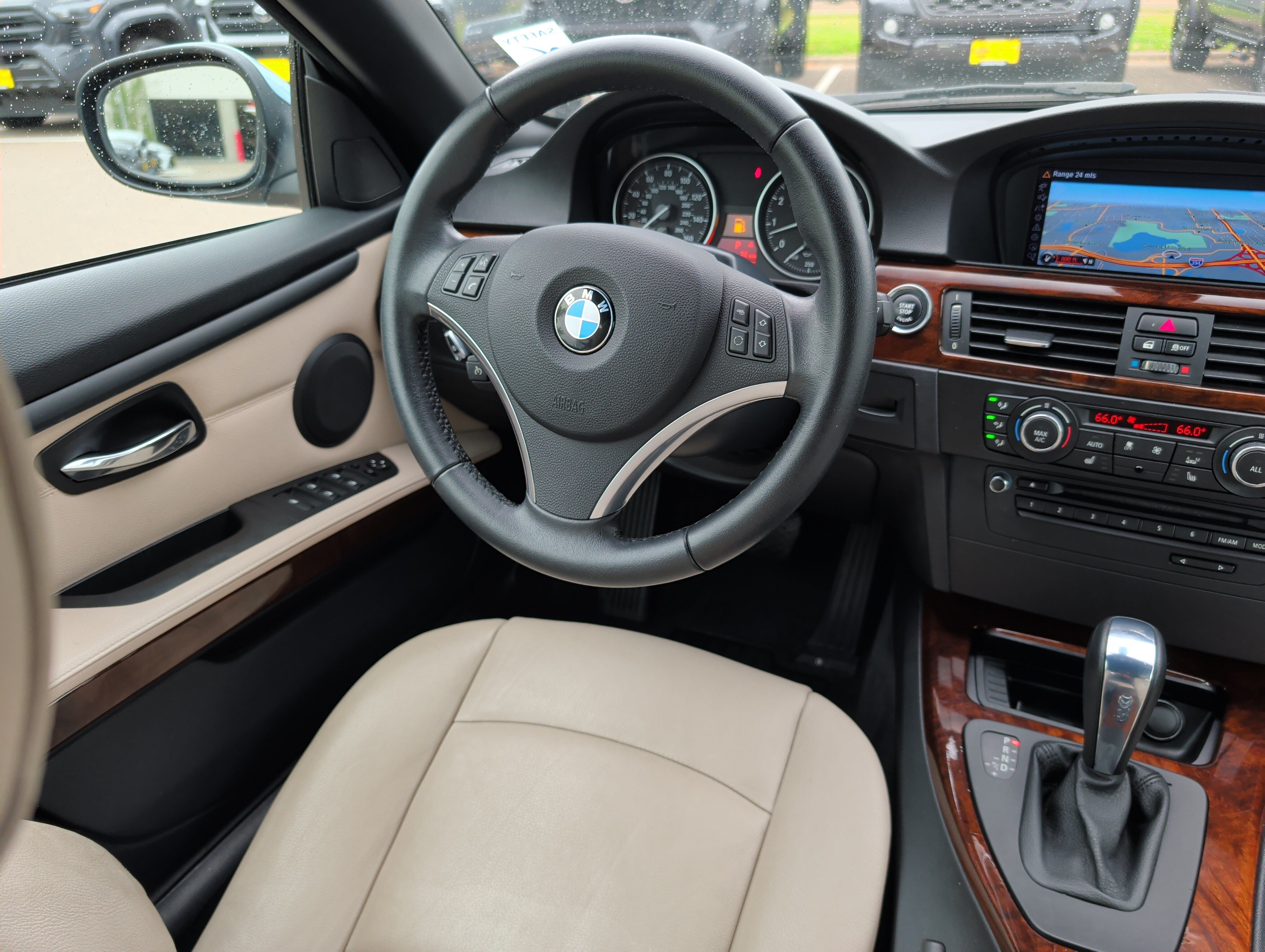 Used 2013 BMW 328i Convertible RWD image 9