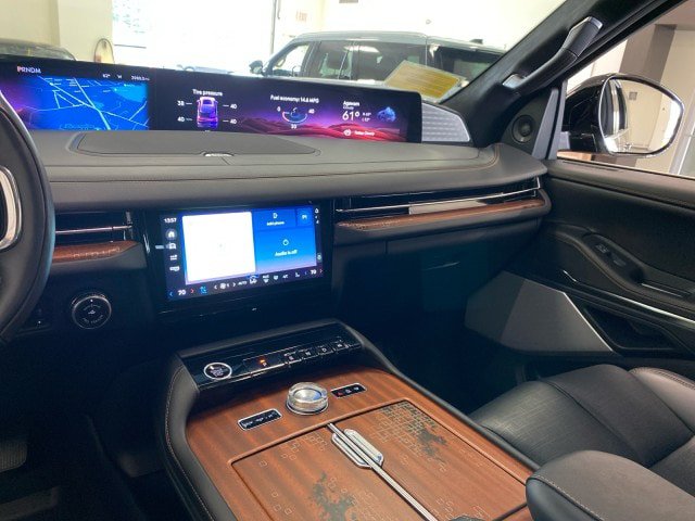 Certified 2026 Lincoln Navigator L Black Label AWD/4WD image 17
