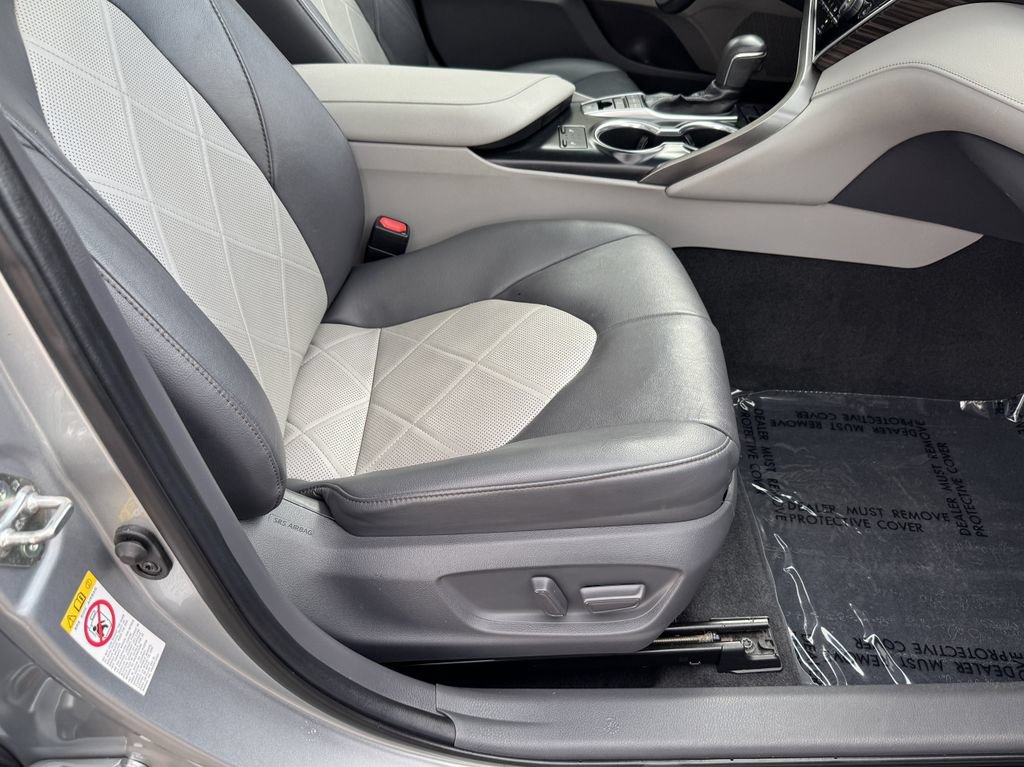 Used 2018 Toyota Camry XLE FWD image 39