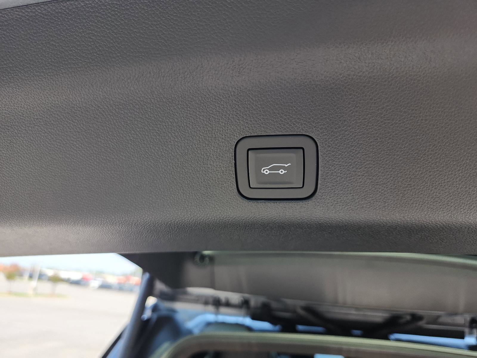 New 2026 GMC Yukon XL Denali w/ Sun & Power Step Package image 9